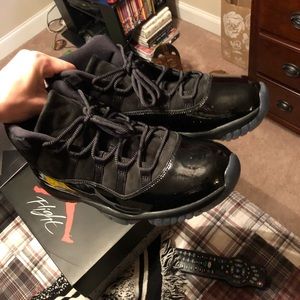 Retro 11 cap and gowns